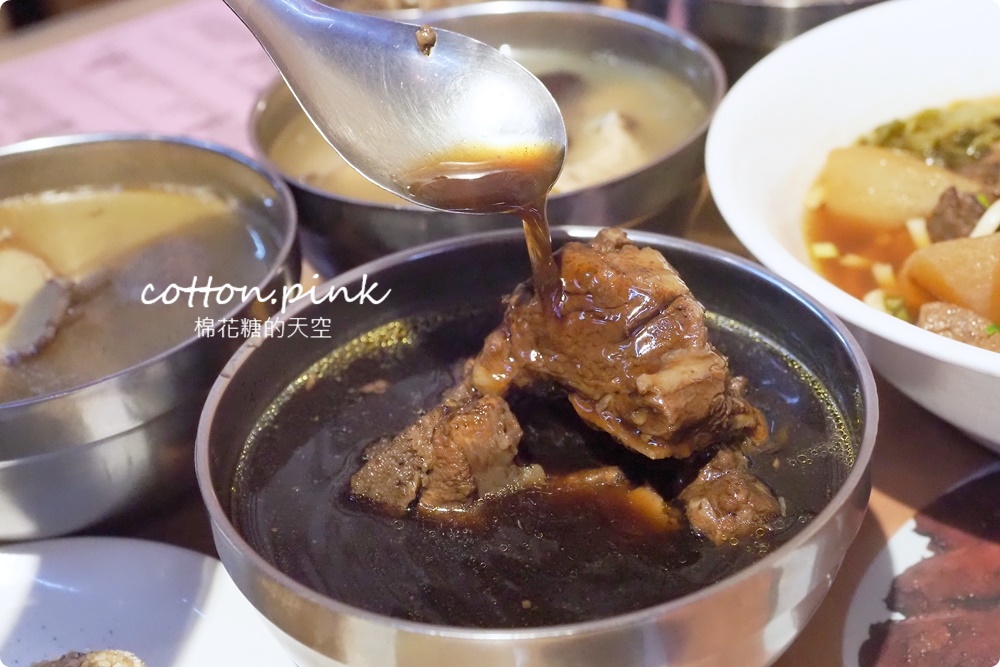 24小時營業！台中宵夜、早餐祖傳爌肉飯全了，藥燉排骨很驚豔耶