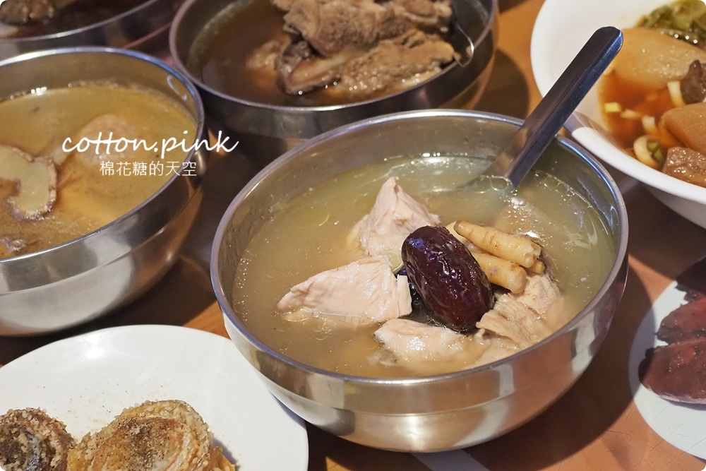 24小時營業！台中宵夜、早餐祖傳爌肉飯全了，藥燉排骨很驚豔耶