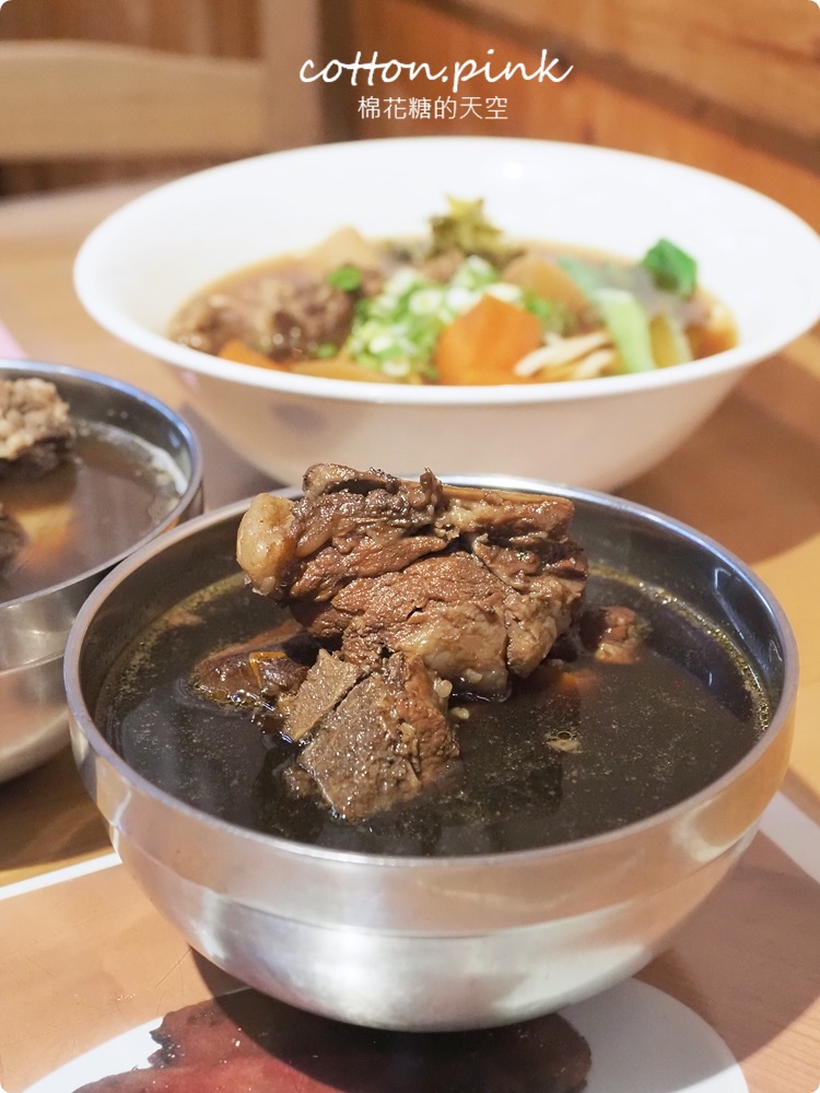 24小時營業！台中宵夜、早餐祖傳爌肉飯全了，藥燉排骨很驚豔耶