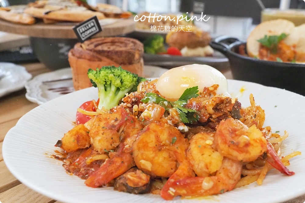 台中露營風早午餐就在舊鐵道旁，宅樂咖啡餐點選擇多~超值套餐加起來