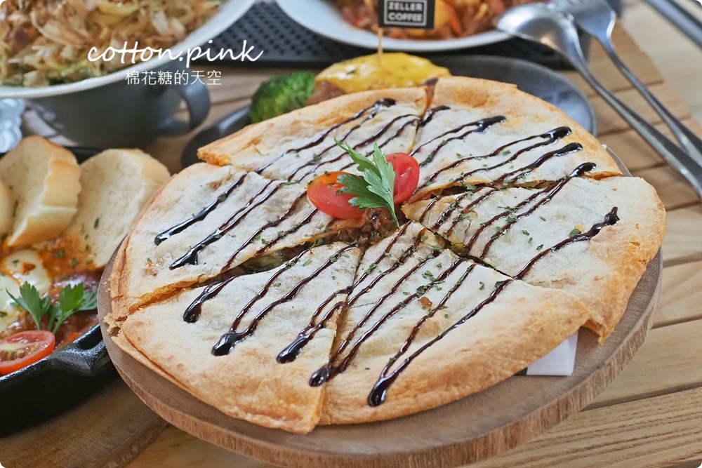台中露營風早午餐就在舊鐵道旁，宅樂咖啡餐點選擇多~超值套餐加起來