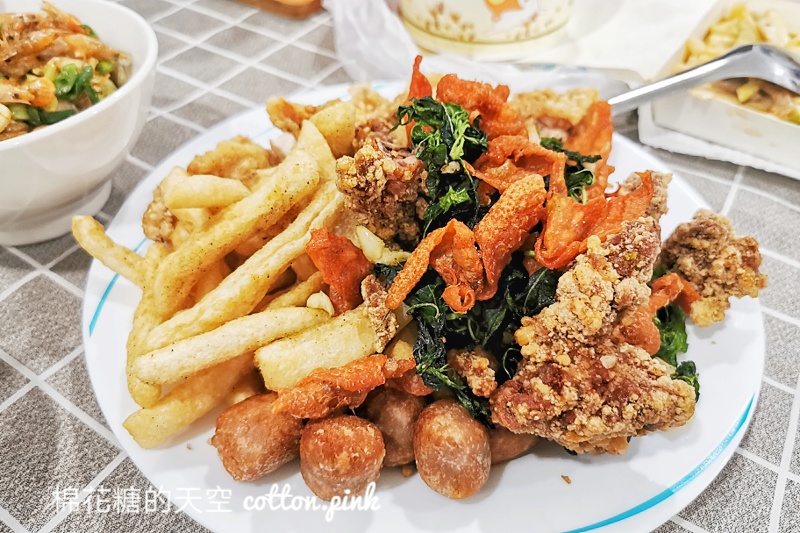 台中鹹酥雞這家夠霸氣!少見鹹酥蝦超下飯的啦~ 台中鹹酥雞這家夠霸氣!少見鹹酥蝦超下飯的啦~