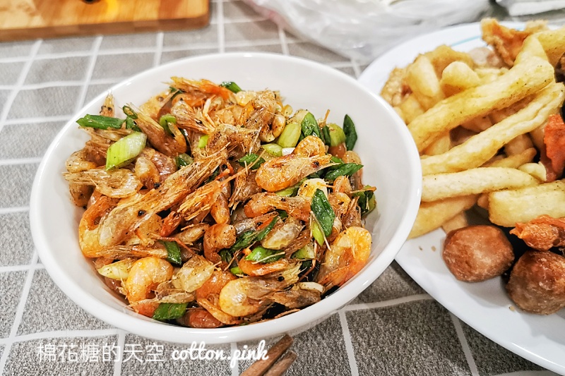 台中鹹酥雞這家夠霸氣!少見鹹酥蝦超下飯的啦~ 台中鹹酥雞這家夠霸氣!少見鹹酥蝦超下飯的啦~