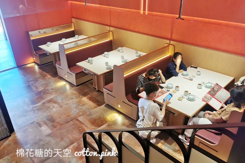屋馬最新韓式品牌開幕啦！金韓食整棟全紅外觀不看到都難～