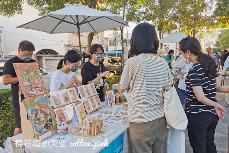 台中柳川旁舊書市集超CHILL！多家獨立書店大集合～文青風爆表
