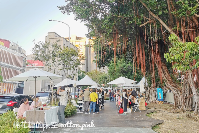 台中柳川旁舊書市集超CHILL！多家獨立書店大集合～文青風爆表