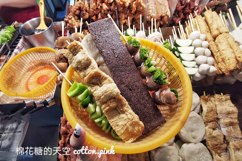 台中宵夜必吃-烤肉林，米血、肉串都必吃！想吃最少等半小時～