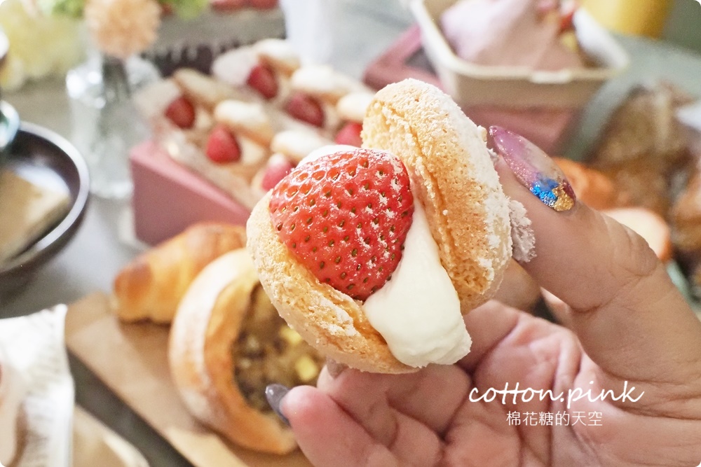 草莓季必吃！草莓可頌、巴斯克、生乳輕乳酪～牛頌草莓生乳可頌季節限定上市