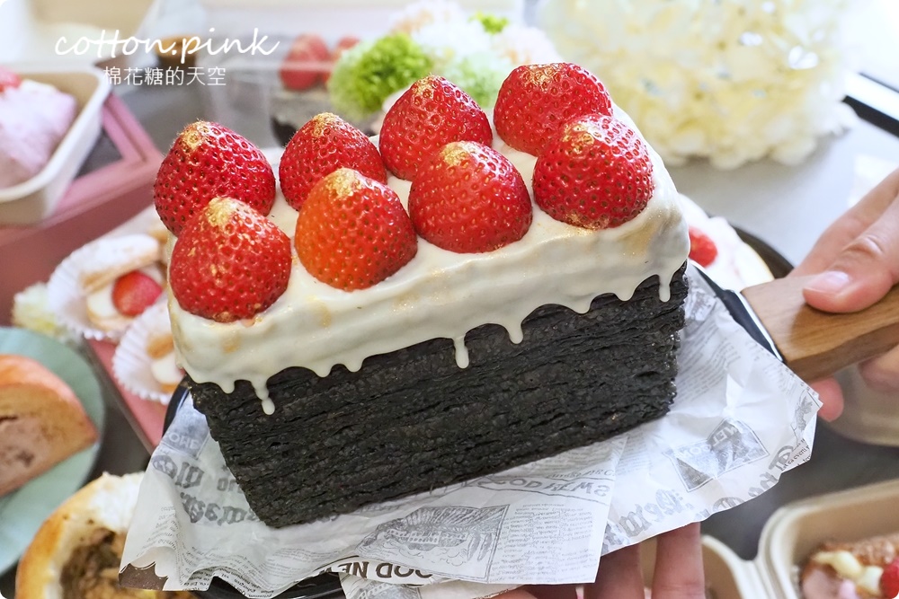 草莓季必吃！草莓可頌、巴斯克、生乳輕乳酪～牛頌草莓生乳可頌季節限定上市