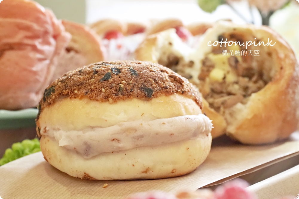 草莓季必吃！草莓可頌、巴斯克、生乳輕乳酪～牛頌草莓生乳可頌季節限定上市