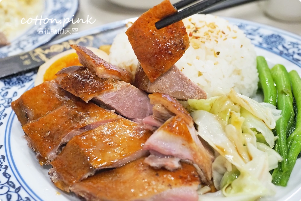 台中頂級版燒臘三寶飯！龍富貴推出港式燒臘個人餐～升級櫻桃鴨超多汁