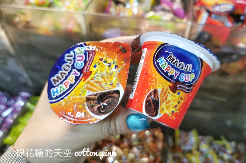 水湳市場柑仔店！傳統餅乾、古早味糖果秤重賣～多到滿出來