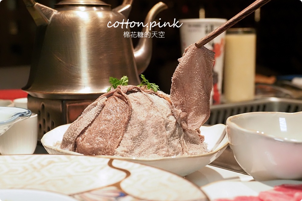 台中最新麻辣火鍋！重慶火鍋緋花～燉牛肉放題吃起來，燒肉風間最新品牌