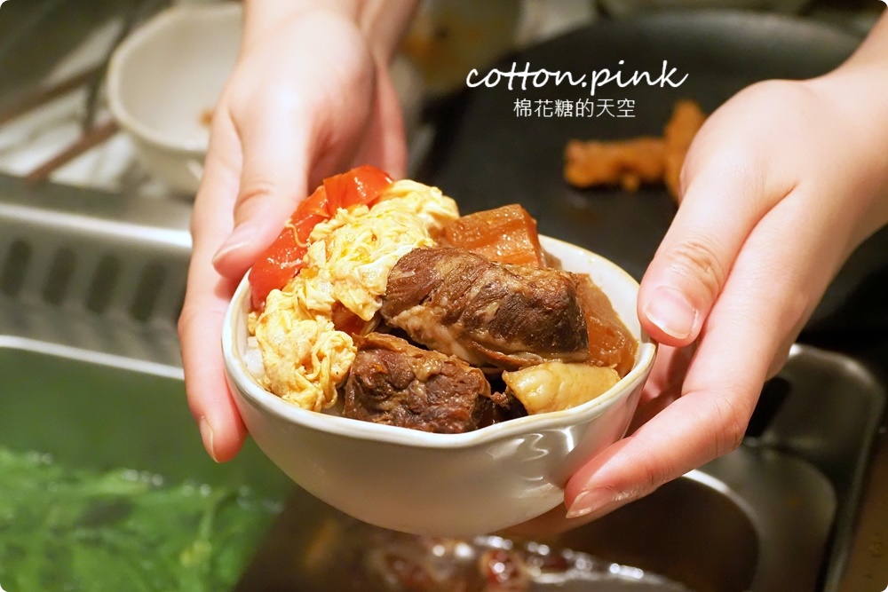 台中最新麻辣火鍋！重慶火鍋緋花～燉牛肉放題吃起來，燒肉風間最新品牌