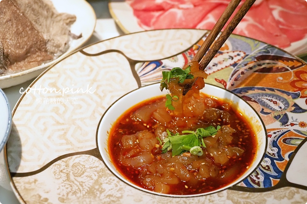 台中最新麻辣火鍋！重慶火鍋緋花～燉牛肉放題吃起來，燒肉風間最新品牌