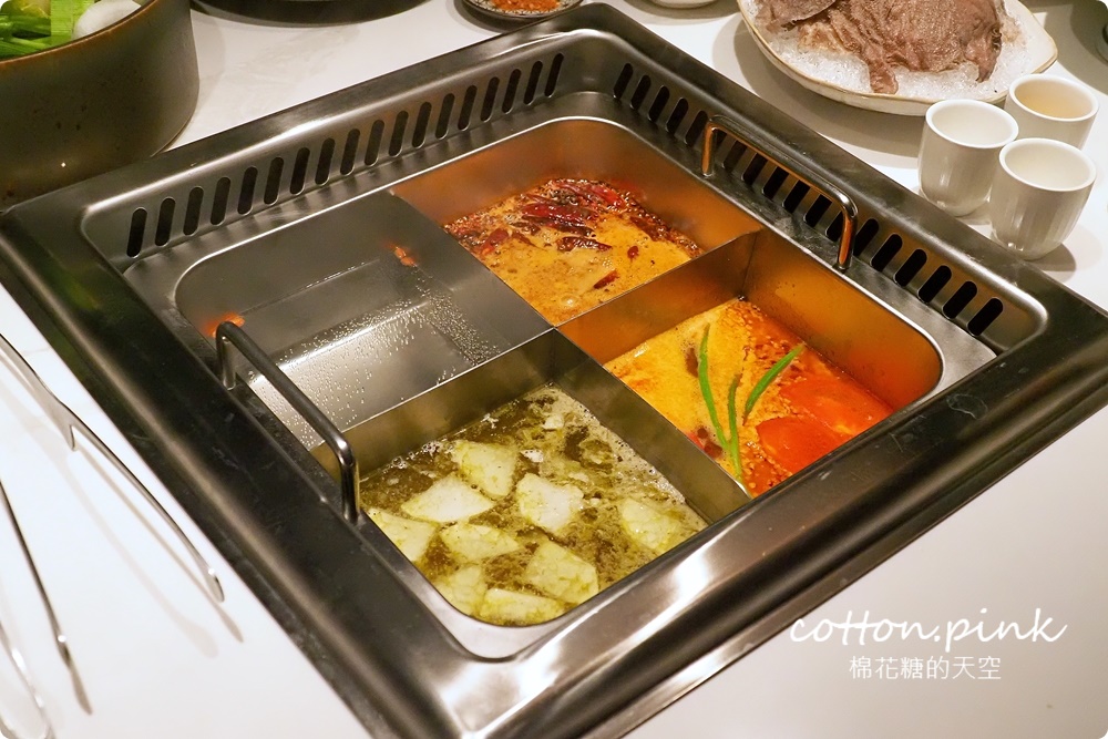 台中最新麻辣火鍋！重慶火鍋緋花～燉牛肉放題吃起來，燒肉風間最新品牌