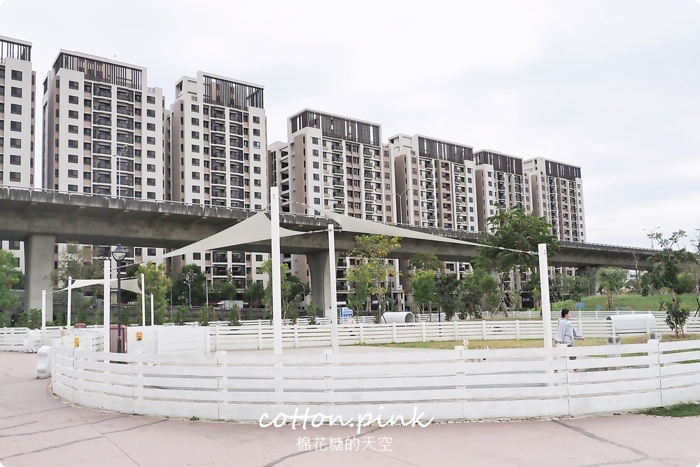 台中最夯公園-馬卡龍公園玩到不想回家啦！周邊好料美食推薦看這篇～
