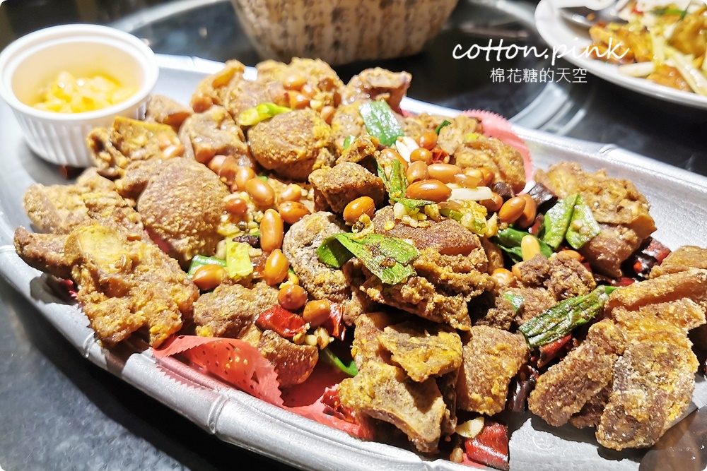 台中最夯公園-馬卡龍公園玩到不想回家啦！周邊好料美食推薦看這篇～