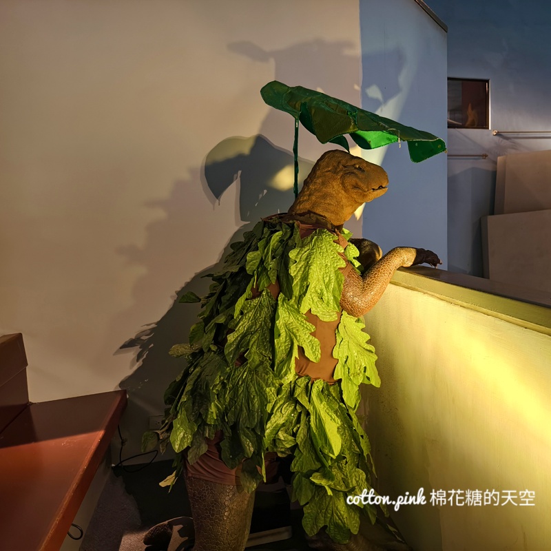 超大暴龍換新裝！台中國立自然科學博物館人氣明星變身太空“龍”啦！