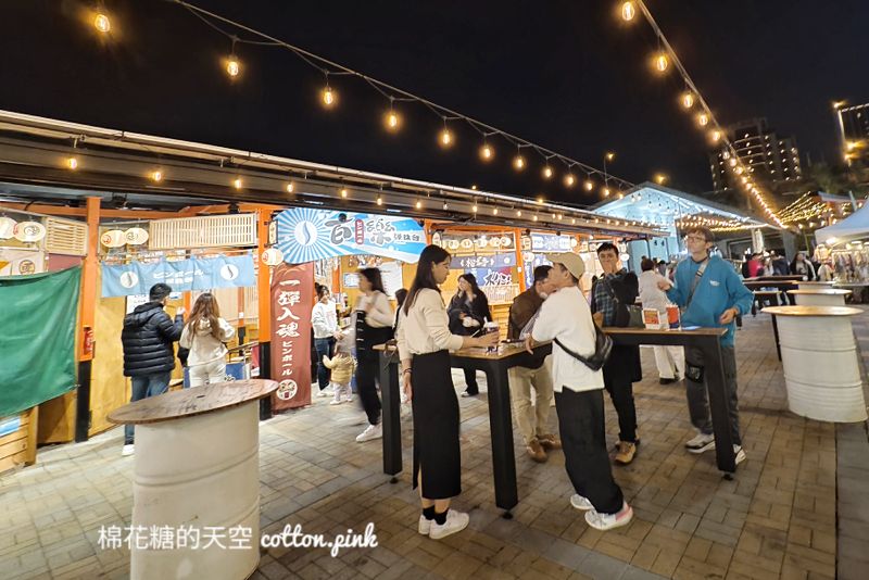 超美星光露營風市集就在夜市旁！當作美美室內用餐區也很可以！