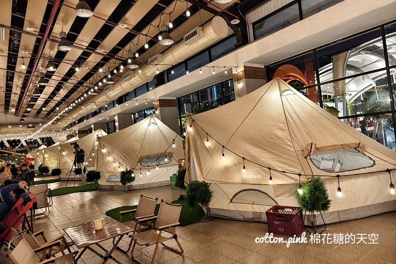 超美星光露營風市集就在夜市旁！當作美美室內用餐區也很可以！