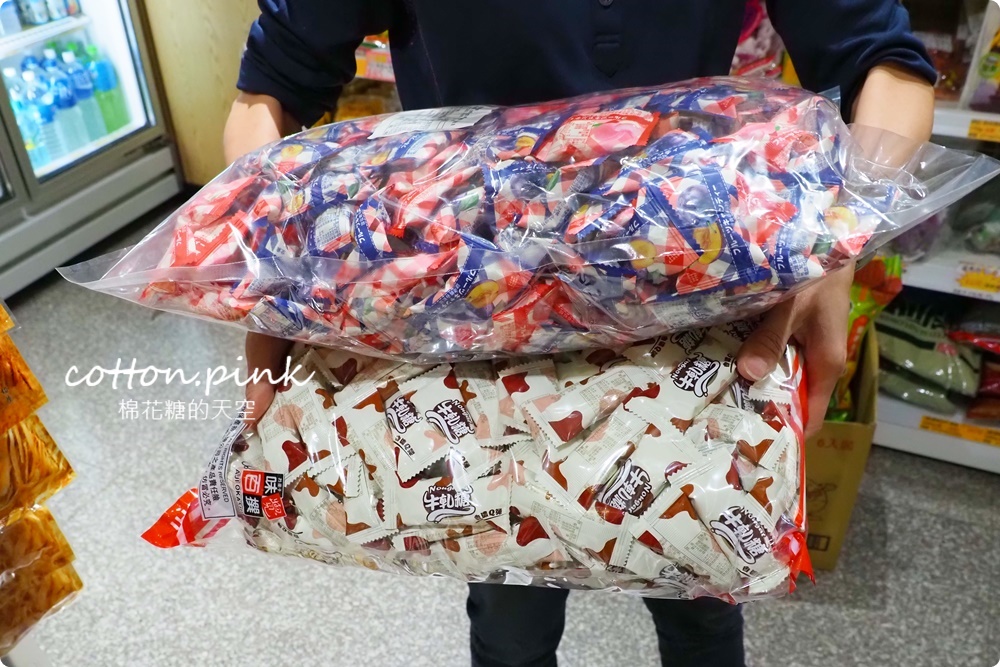台中過年前一定要來！豐亞食品禮盒買十送一～限量巧克力超喜氣