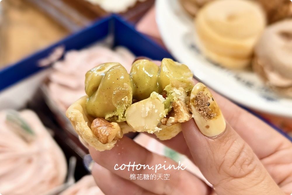 台中伴手禮CP值最高選這家！童話泡芙最新草莓甜點、堅果塔推推