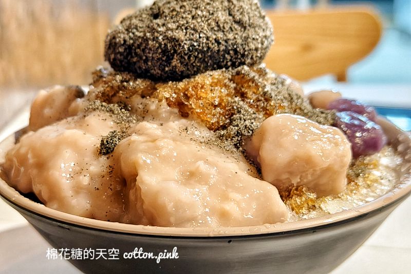 台中也有燒冷冰啦！冰角燒麻糬剉冰～加上芋頭超對味！