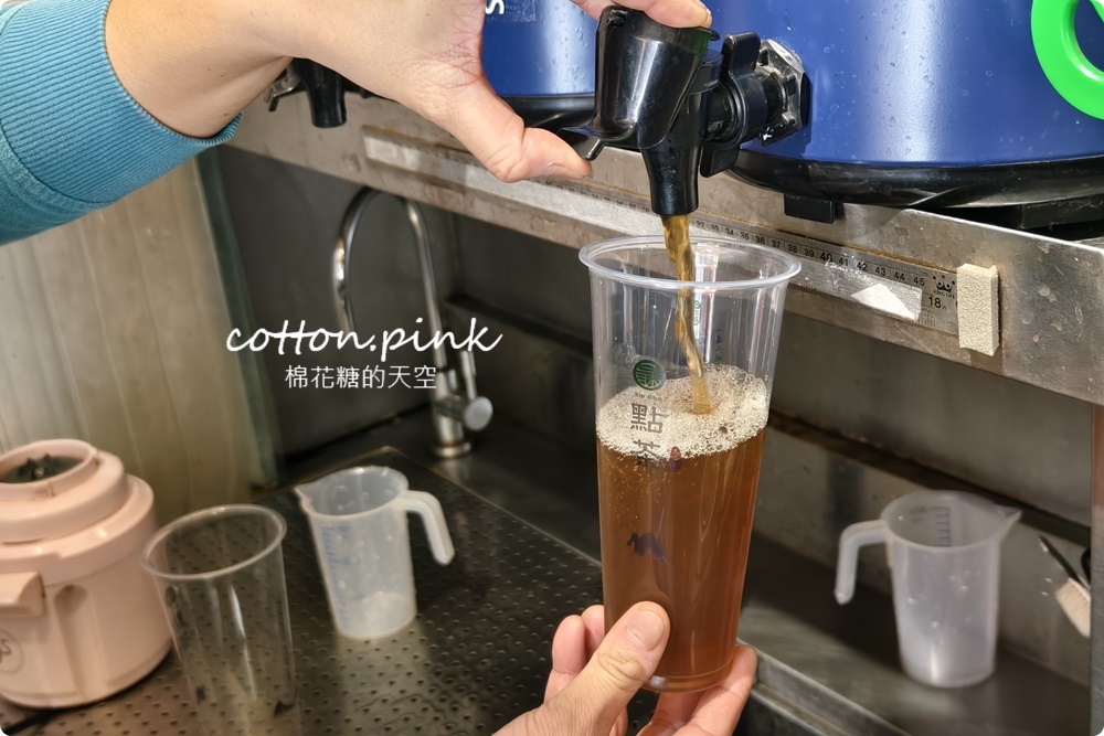 逢甲夜市飲料店出現冒煙小茶壺！點茶三昧不只龍珠又有新玩意