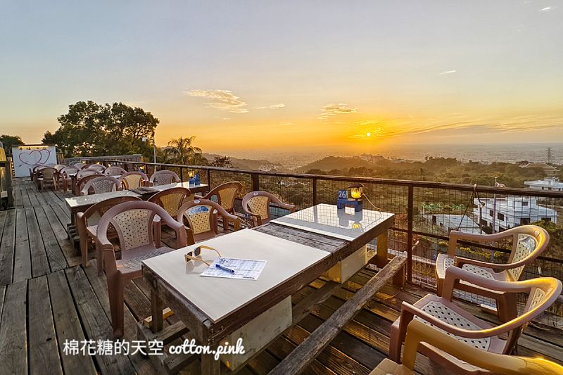 台中夜景咖啡-Love公老坪三層座位視野超棒!看夕陽、看夜景大推