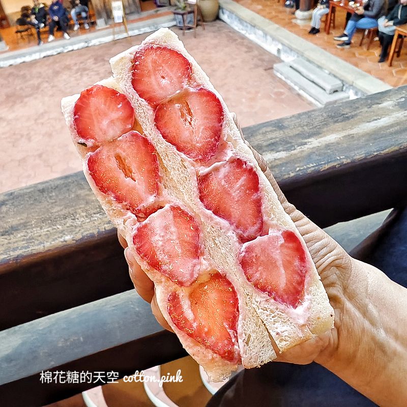 夢幻草莓三明治現身台中霧峰老店-桂田食品行人潮爆炸啦