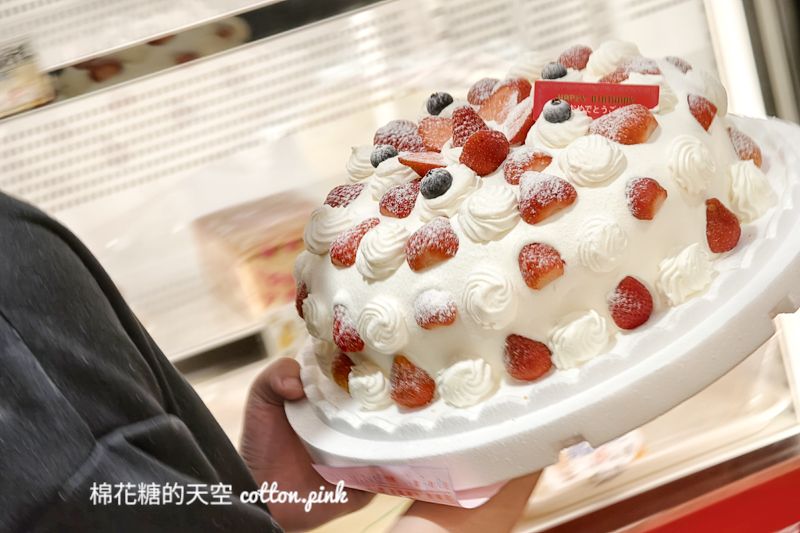 夢幻草莓三明治現身台中霧峰老店-桂田食品行人潮爆炸啦