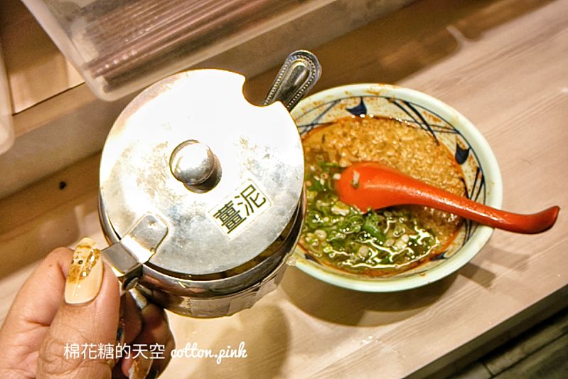 百貨美食隱藏版吃法！丸龜製麵烏龍麵蔥花、天婦羅花吃到飽