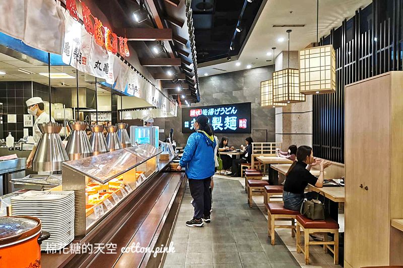 百貨美食隱藏版吃法！丸龜製麵烏龍麵蔥花、天婦羅花吃到飽