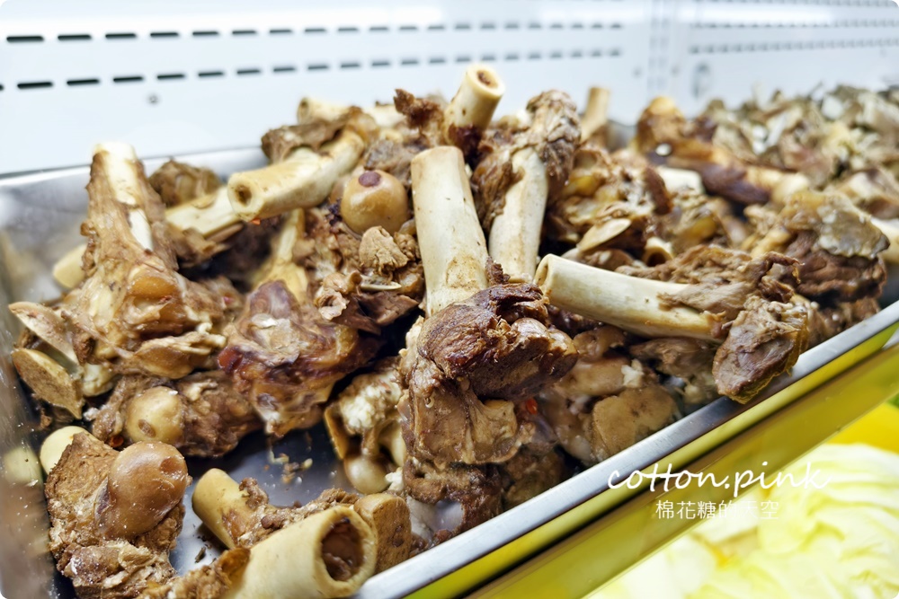 台中羊肉爐吃到飽-耀武羊威自助吧提供七種羊部位！聚餐還有VIP包廂