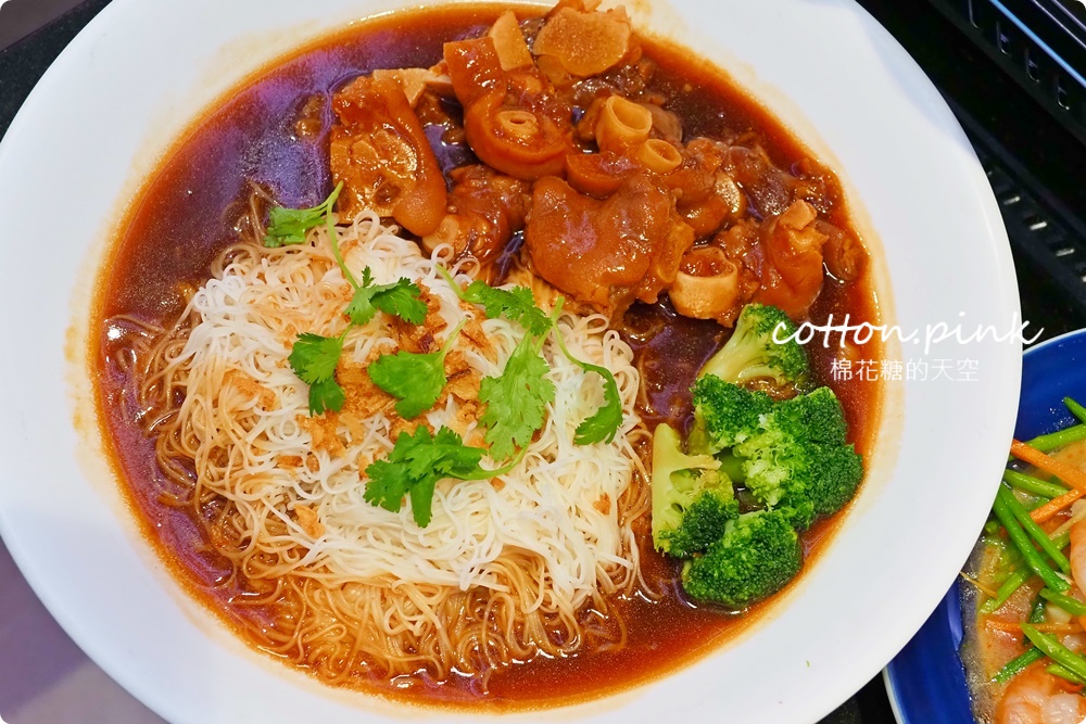 台中KTV老店-阿拉丁KTV崇德店熱炒菜色選擇多！主題包廂儀式感滿滿