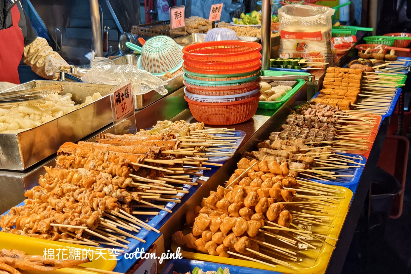 台中大里頂呱呱烤肉宵夜場一次滿足鹹酥雞、串燒兩種願望