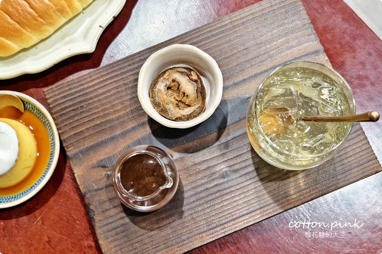台中沙鹿超隱密咖啡廳布丁好好味！阜咖啡藏在小巷裡