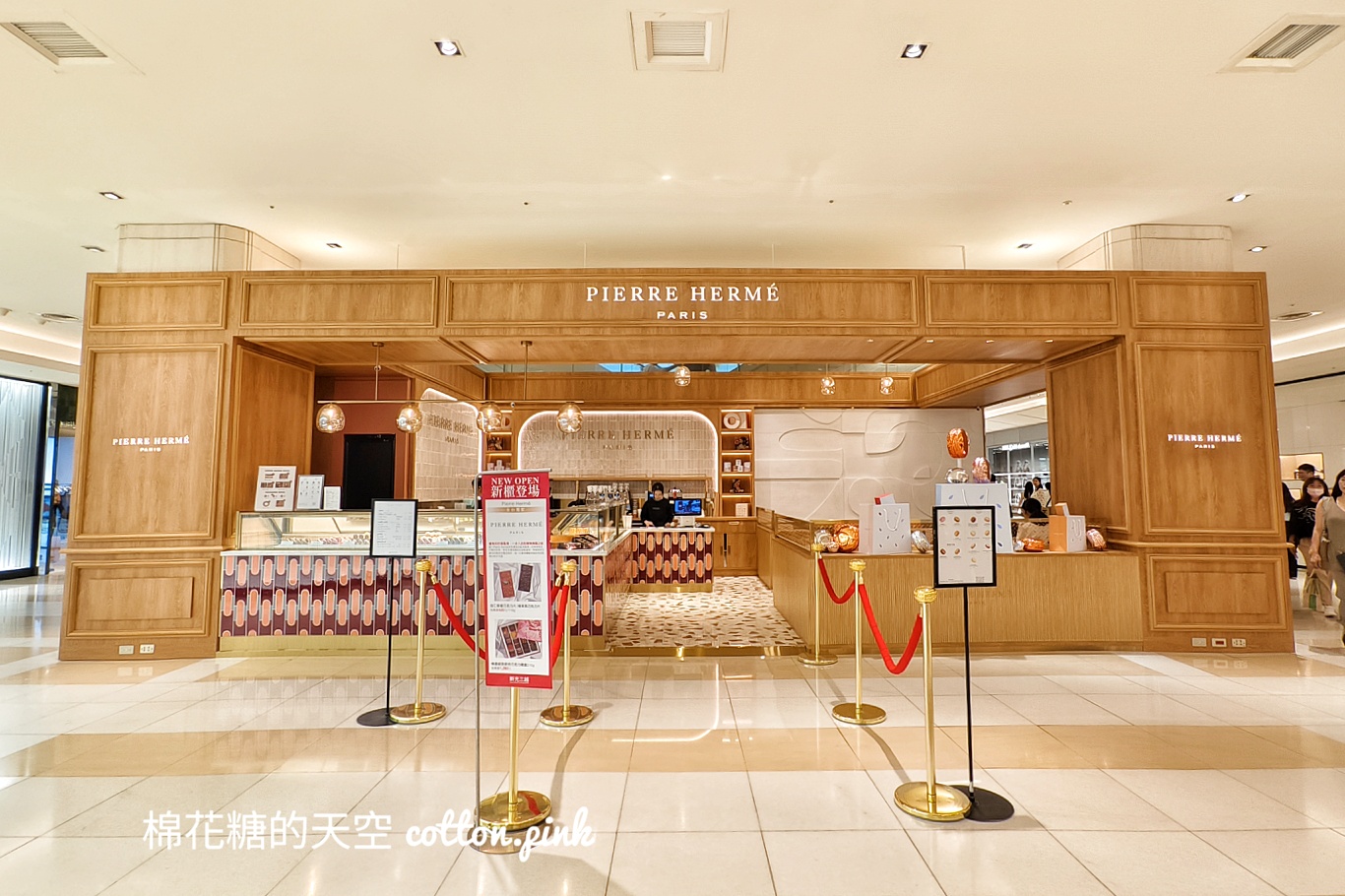 Pierre Hermé台中馬卡龍專賣店悄悄開幕！內用區同步開放