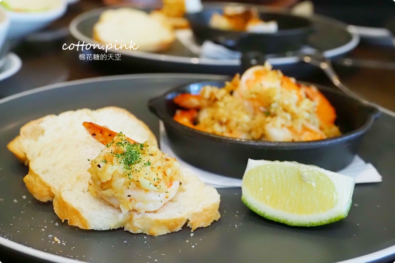 台中牛排|傑克兄弟牛排館就在公益路!獨家黑麥麵包吃到飽.復古遊戲機免費玩
