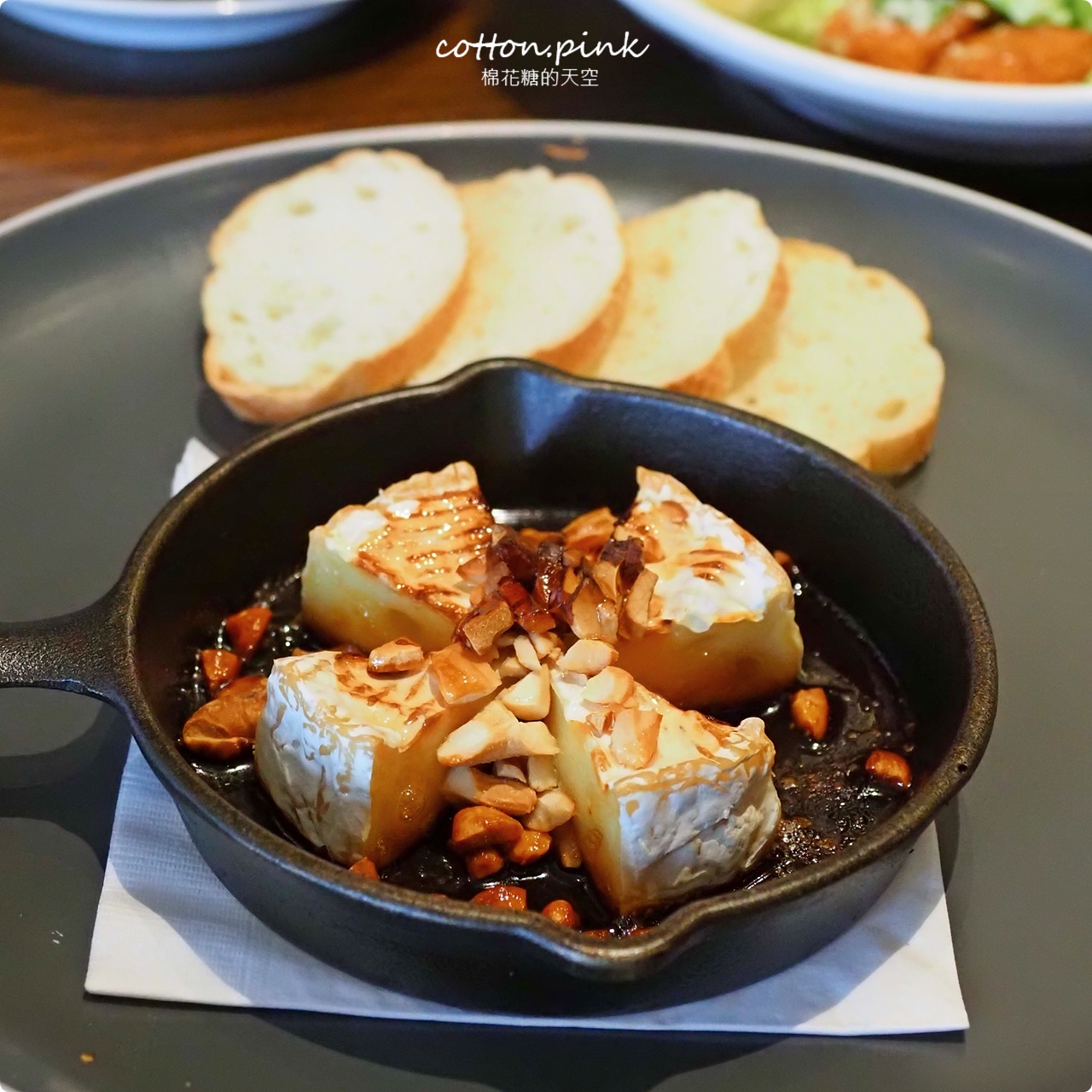 台中牛排|傑克兄弟牛排館就在公益路!獨家黑麥麵包吃到飽.復古遊戲機免費玩