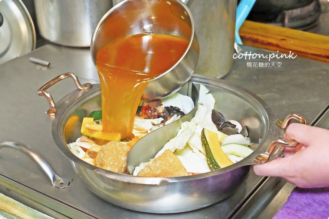 台中也吃得到溫體牛肉火鍋啦!森鄰鍋物美得不輸網美咖啡廳耶