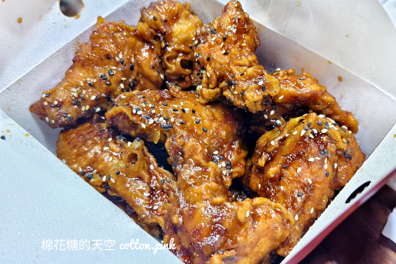 釜山崔炸雞一吃才發現CP值超高耶～現在還有泡菜火鍋喔
