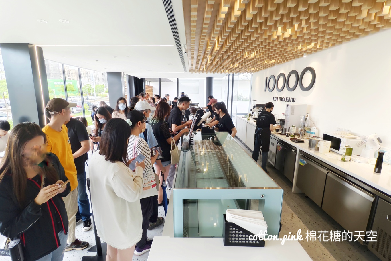 Ten Thousand Coffee台中概念店外觀曝光！一開幕就爆人潮～菜單在文末