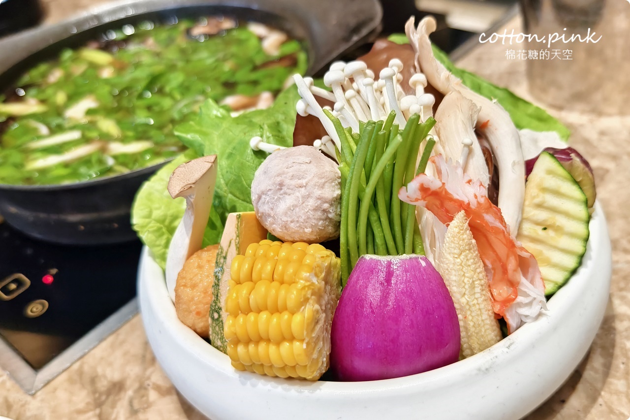 台中火鍋大熱門!肉多多火鍋宵夜爆吃180分!築間.萬客什鍋推這味