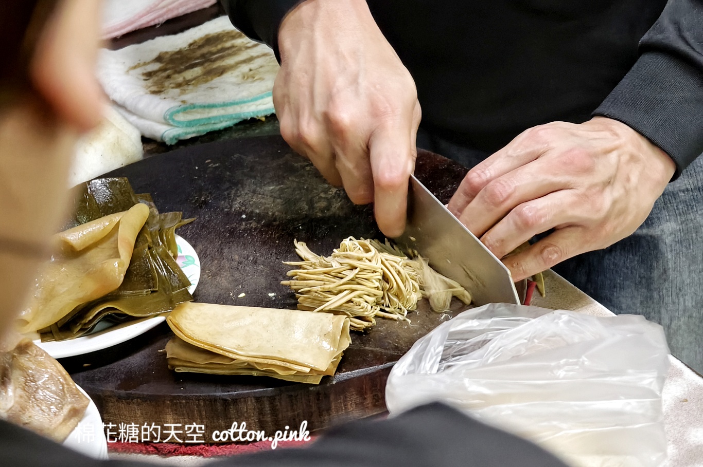 一開門就排隊！美蓁小吃店雖然是麵攤但滷味超厲害！