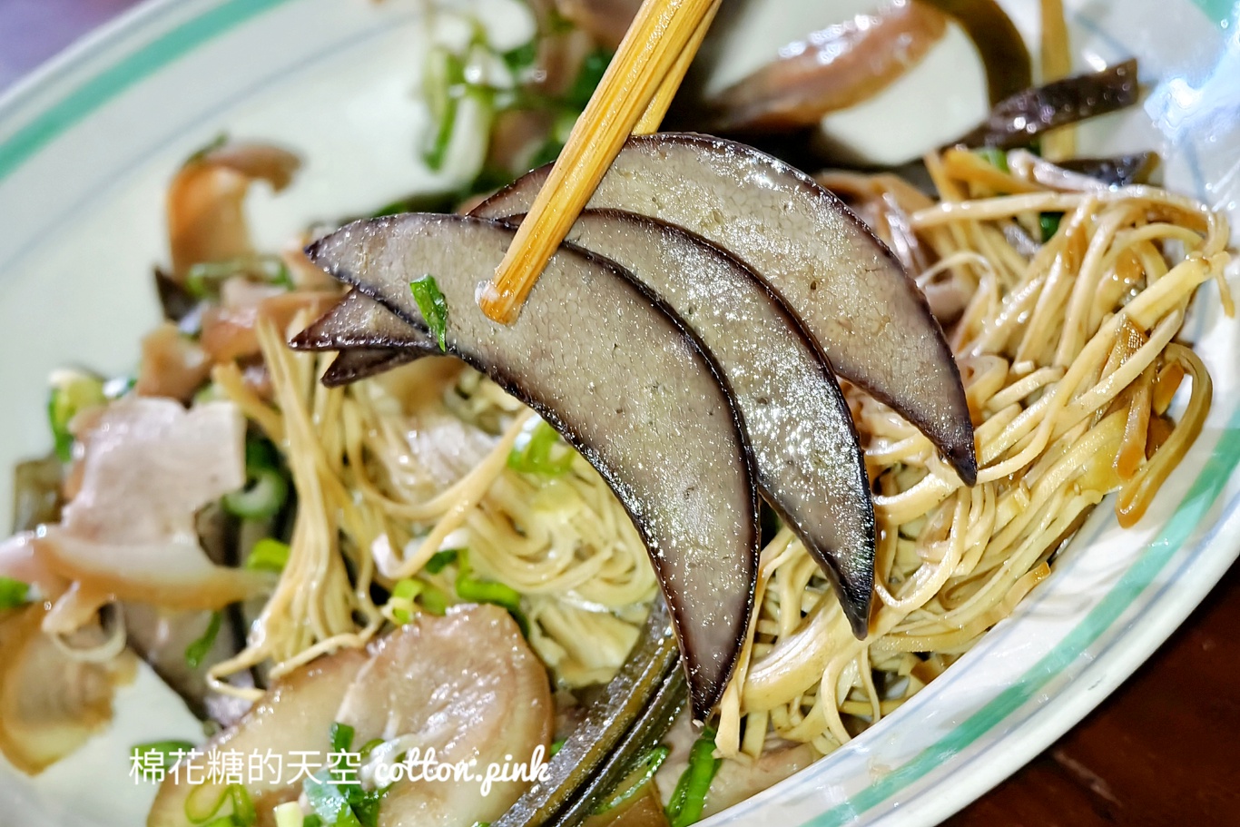 一開門就排隊！美蓁小吃店雖然是麵攤但滷味超厲害！