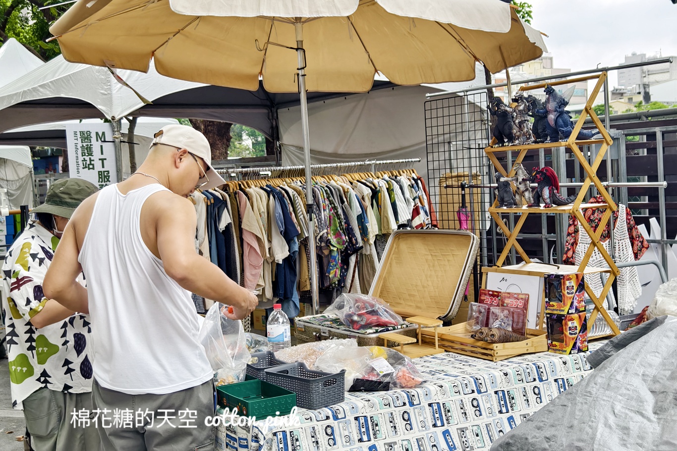 只有兩天！台中故事生活節市集攤位超多，晚上也可以逛市集唷～