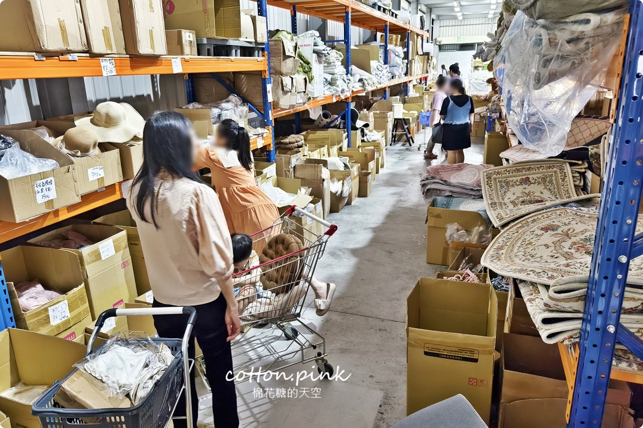 夢幻居家用品大賣場就在台中大里!拿額米藏在小路鐵皮倉庫裡