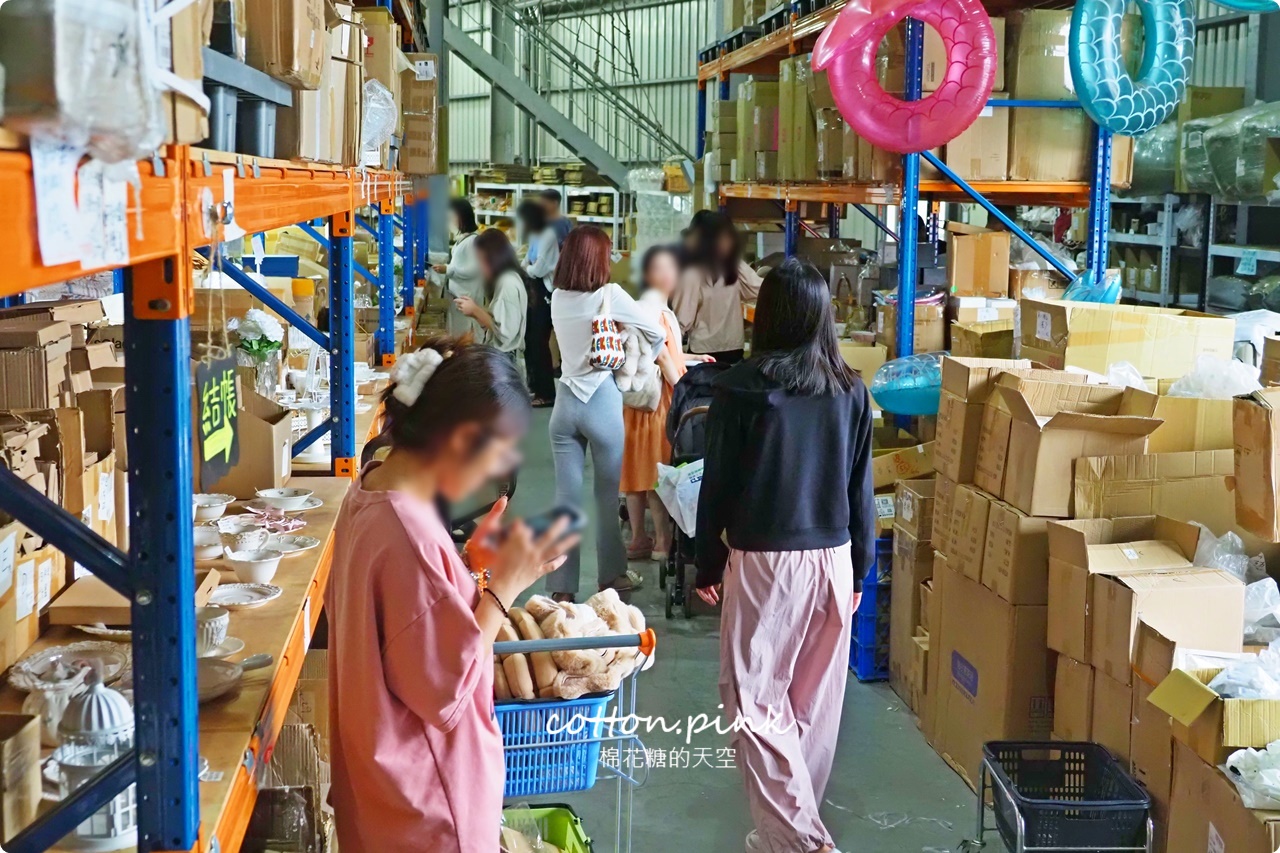 夢幻居家用品大賣場就在台中大里!拿額米藏在小路鐵皮倉庫裡